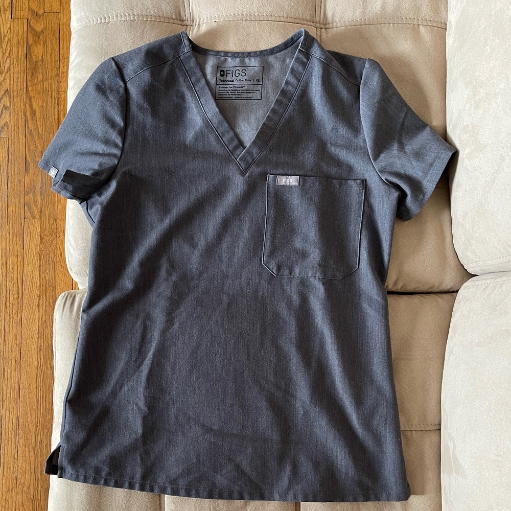 Figs Catarina One-Pocket Scrub V-Neck Top - Women's XSmall. Style FW1000 PO#2854